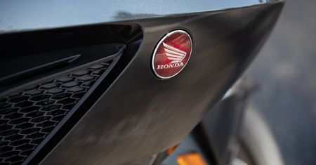 Honda przerywa sprzedaż motocykli w Rosji