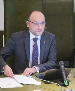 Sąd Najwyższy. Kamil Zaradkiewicz ogłosił, że wybrano komisję skrutacyjną. Na sali oburzenie