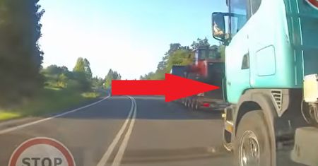 O krok od tragedii. Ciężarówka spycha na czołówkę z BMW