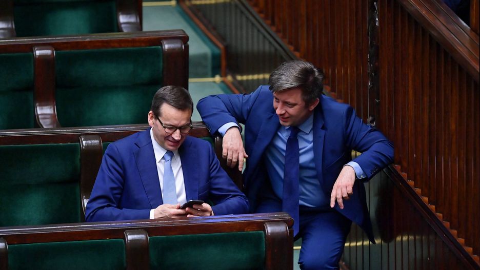 Premier Mateusz Morawiecki i szef KPRM Michał Dworczyk