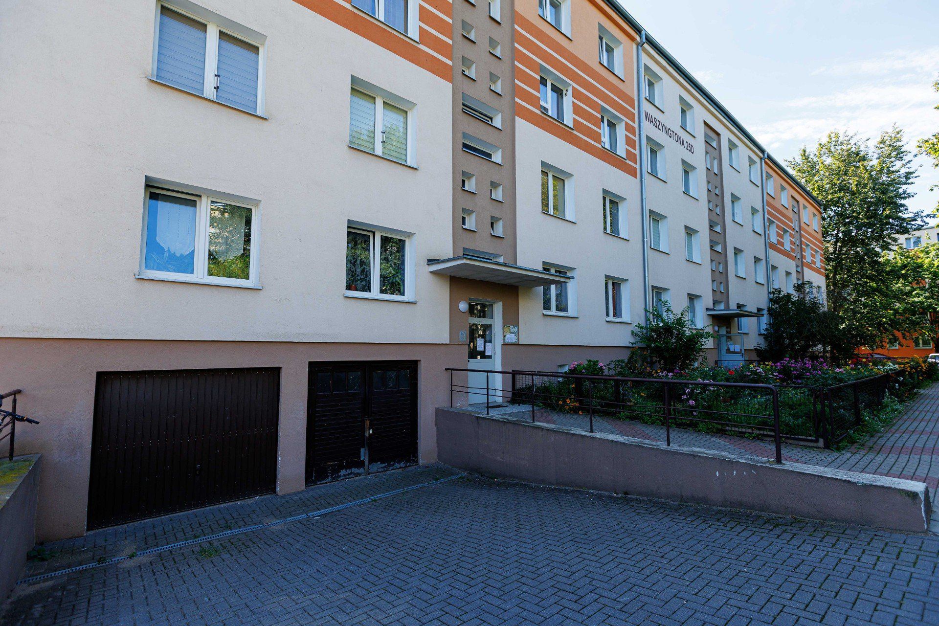 Waszyngtona 25D - pierwszy blok osiedla Tysiąclecia