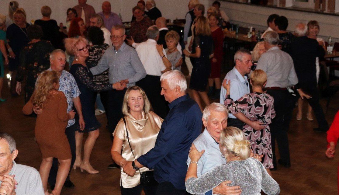 Rzeszów: Jeszcze przed świętami seniorzy będą mogli bawić się na Miejskiej Potańcówce w auli ZSM!