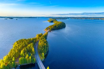 Kusi Polaków przyrodą i klimatem. Co oferuje Finlandia?