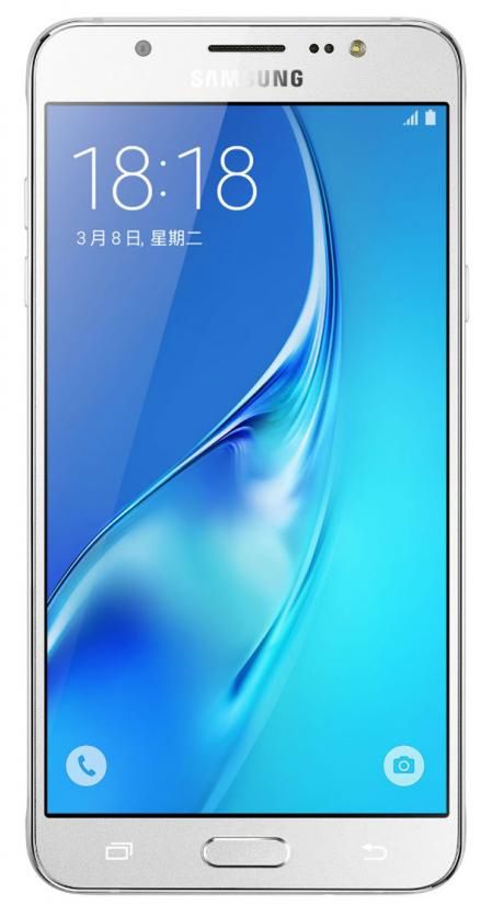 Samsung Galaxy J7 posiada duży ekran typu Super AMOLED
