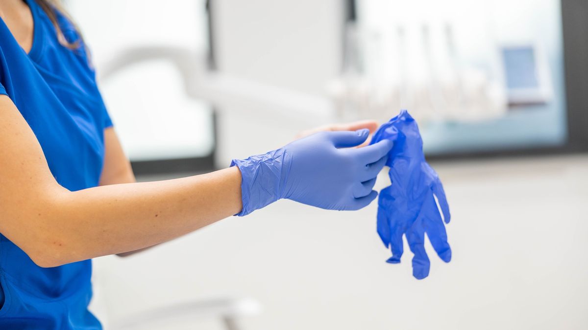 Kryzys dostaw. Rękawiczki coraz droższe