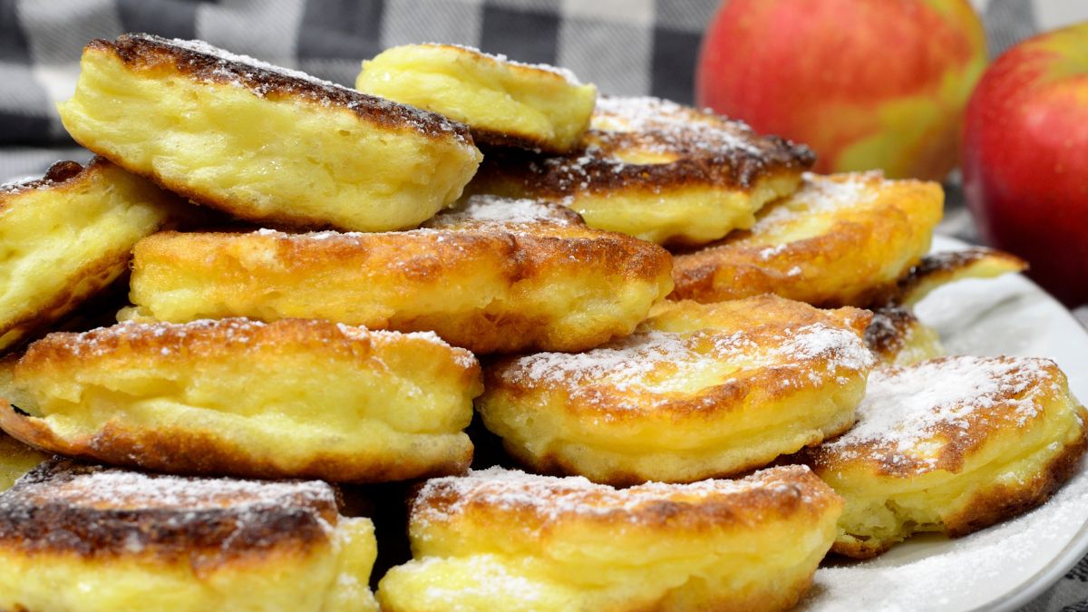 Przepis na puszyste racuchy z jabłkami