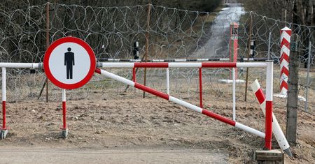 Pomógł rannemu migrantowi dostać się do szpitala. Jest wyrok