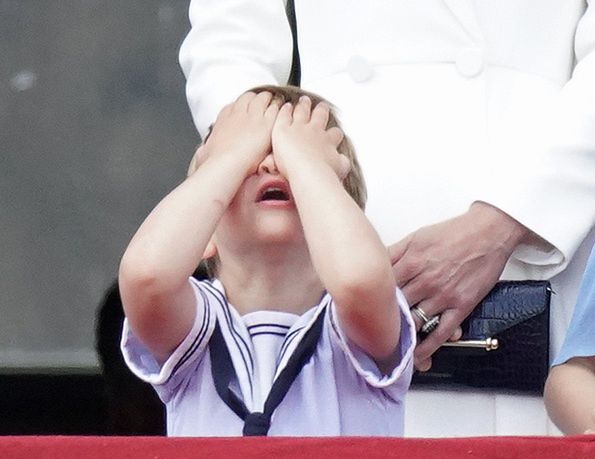 Królowa Elżbieta II z rodziną podczas Trooping the Colour