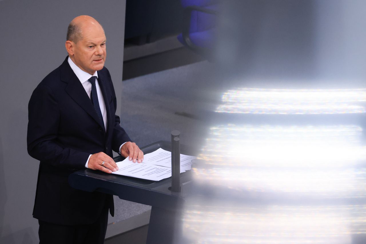 German Chancellor Olaf Scholz commented on Vladimir Putin's "peace plans" during a speech in the Bundestag.