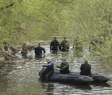 Poszukiwania 3,5-letniego Kacperka pod Bolesławcem. Służby przeczesują nowy teren