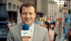 Dziennikarz w stylu Mariusza Maxa Kolonko reklamuje konto w Alior Banku bez kosztów przewalutowania (wideo)