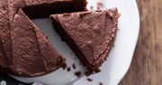 To najszybsze ciasto czekoladowe. Zrobisz w 10 minut, a jest lepsze od murzynka