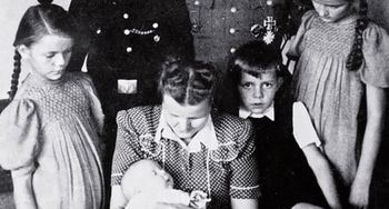 "Czuła się jak w raju". Żona Rudolfa Hoessa o Auschwitz