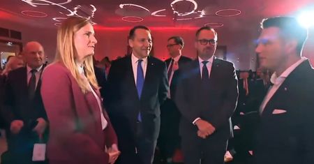 Wiceszefowa MON wyzwała Mentzena. "Chyba że z kobietą to dyshonor"
