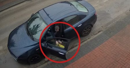 Zatrzymał samochód i zrobił to. "Ale chamstwo"