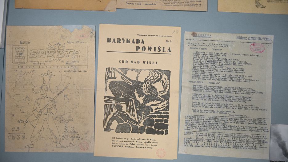 pokaz archiwali�w z zasobu Archiwum Akt Nowych
Warszawa, 31.07.2025. Obchody 81. rocznicy wybuchu Powstania Warszawskiego. Pokaz archiwali�w z zasobu Archiwum Akt Nowych z okazji 81. rocznicy rozpocz�cia Powstania Warszawskiego, 31 bm. w siedzibie AAN w Warszawie. (ad) PAP/Marcin Obara
Marcin Obara
81 81., archiwalia, pokaz, Powstanie Warszawskie, rocznica