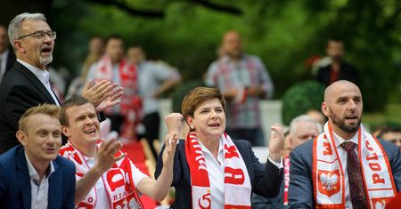 Beata Szydło kibicuje z... Gortatem! (ZDJĘCIA)
