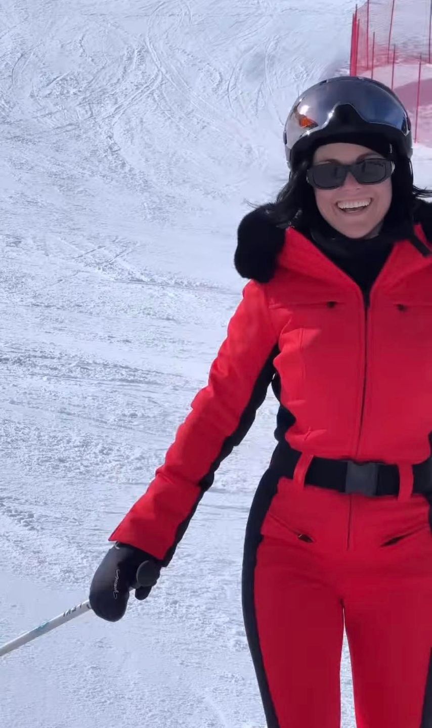 Katarzyna Cichopek i Maciej Kurzajewski  z dziećmi na nartach
