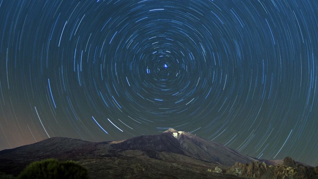 Gwiazda polarna to gwiazda położona najbliżej bieguna niebieskiego