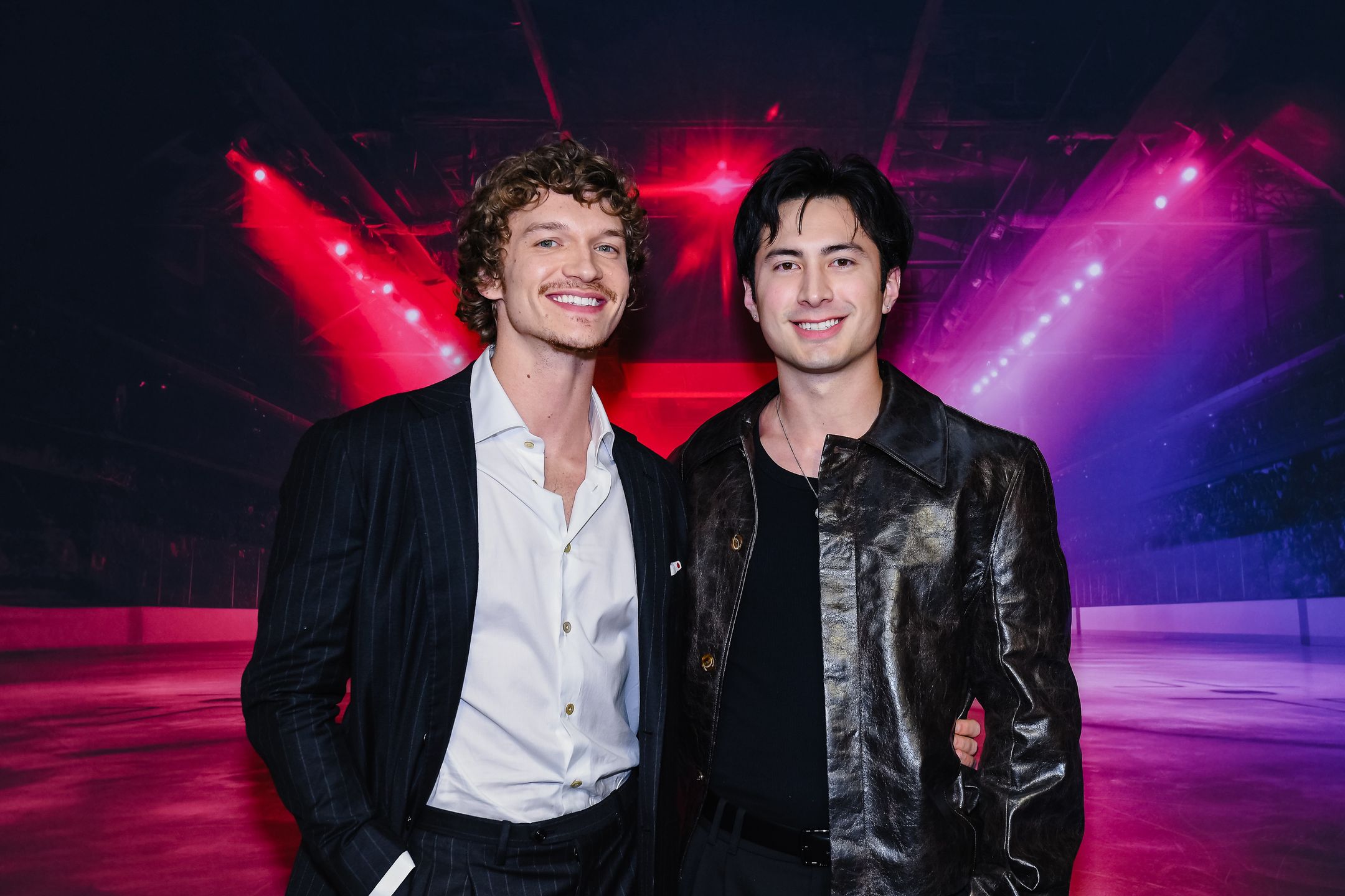 Hudson Williams i Connor Storrie z Heated Rivalry