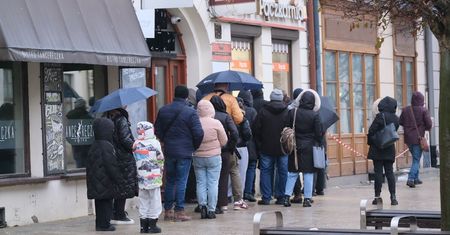 Tłusty czwartek w Lublinie! Kolejki przed cukierniami mimo paskudnej pogody