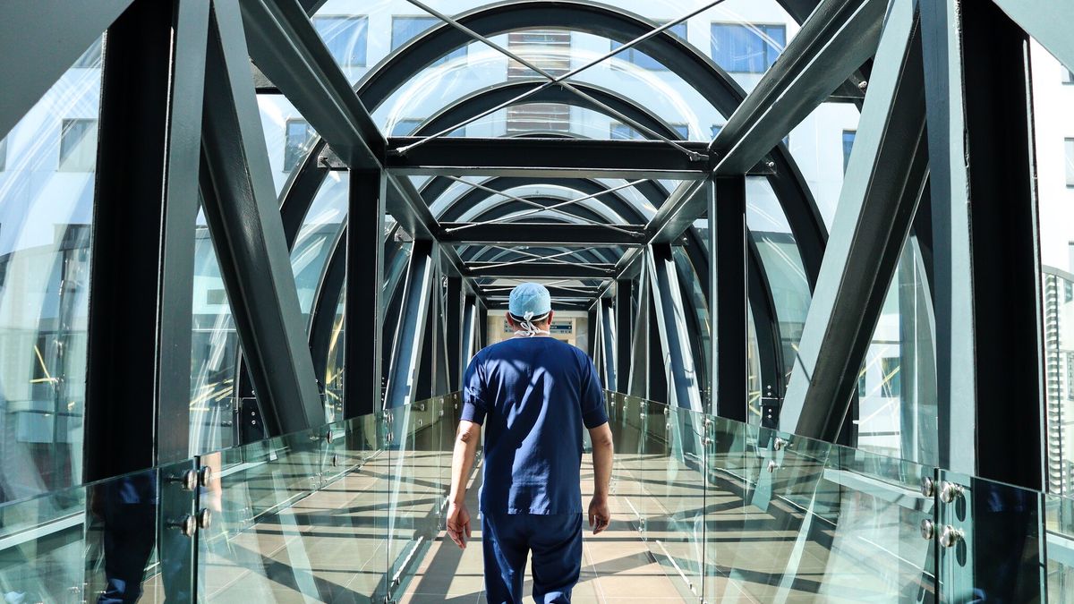 Lekarze mówią, ile chcą zarabiać. Oczekują wprowadzenia pensji minimalnej