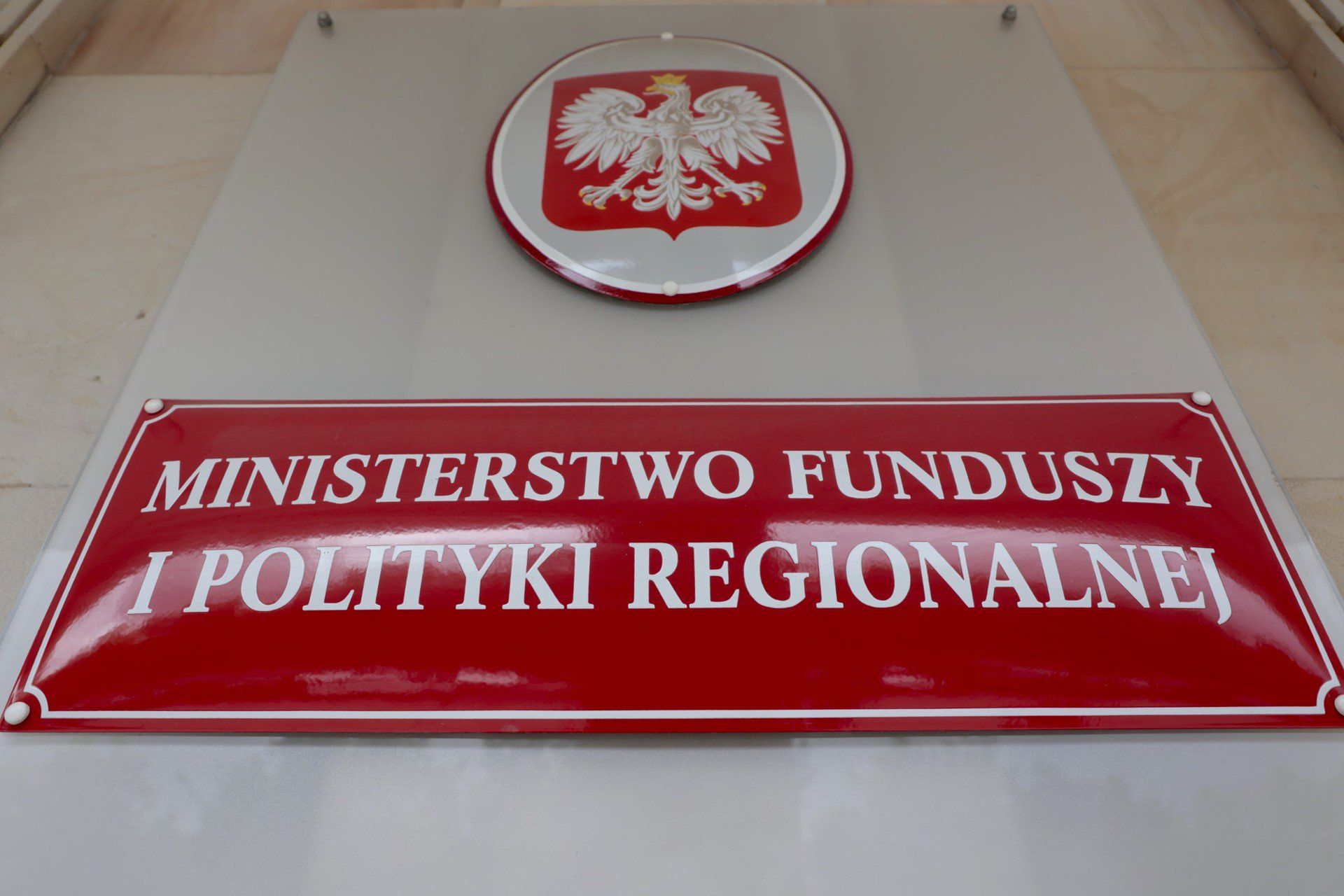 Pieniądze KPO na Dolnym Śląsku i we Wrocławiu poszły na zakup dronów, łodzi i rozszerzenie usług w solarium