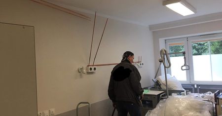 Koronawirus. Zabraknie respiratorów? Kulisy szybkiego picowania szpitali