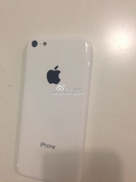 Czarna wersja iPhone'a 5C uchwycona na wideo 3