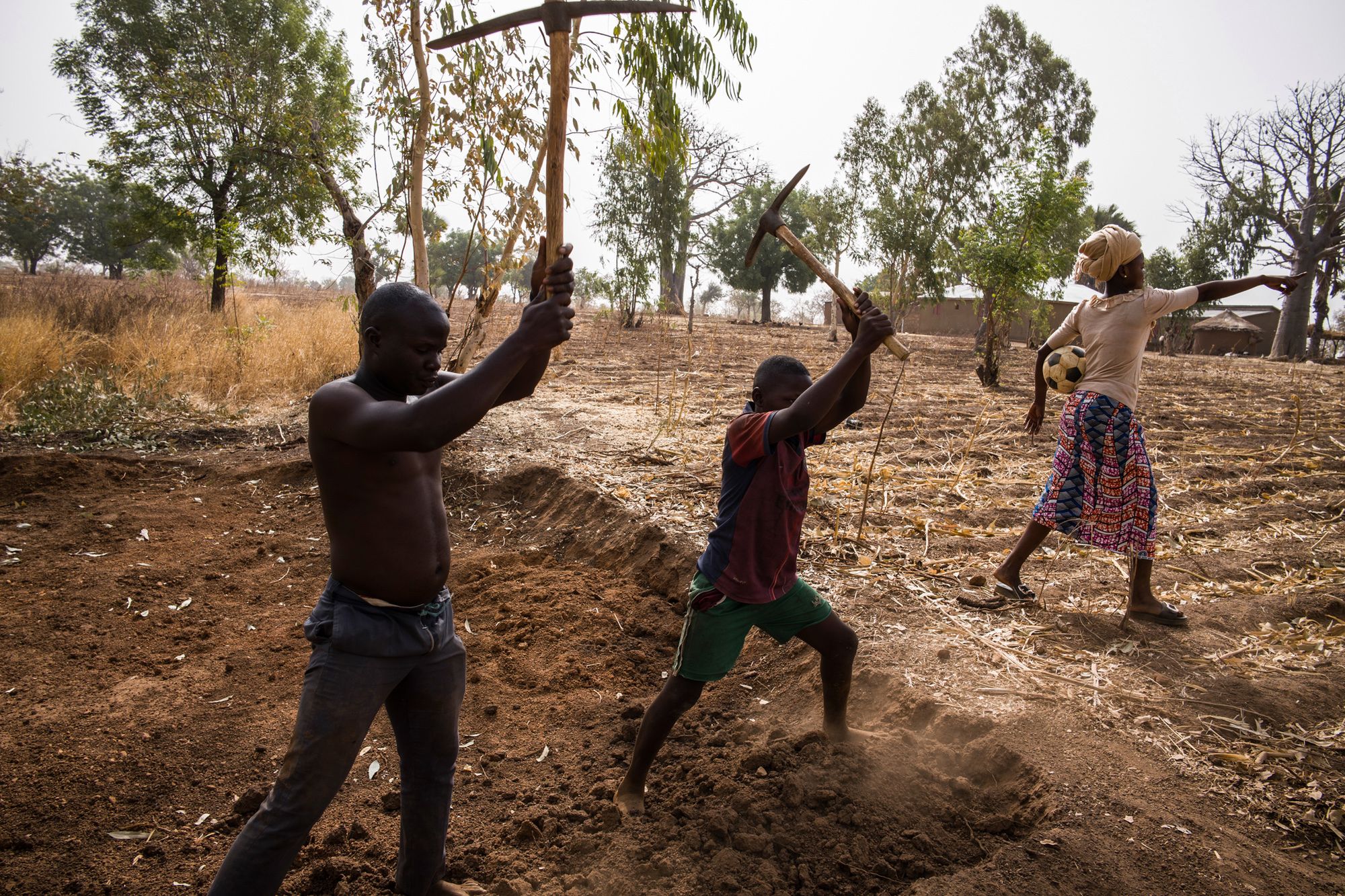 Znamy nazwiska nominowanych do World Press Photo 2020. Jest wśród nich Tomek Kaczor 130