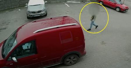Nie miał wstydu. Nie wiedział, że nagrywa go kamera