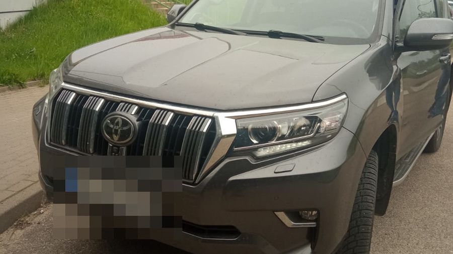 Skradziony w Czechach land cruiser