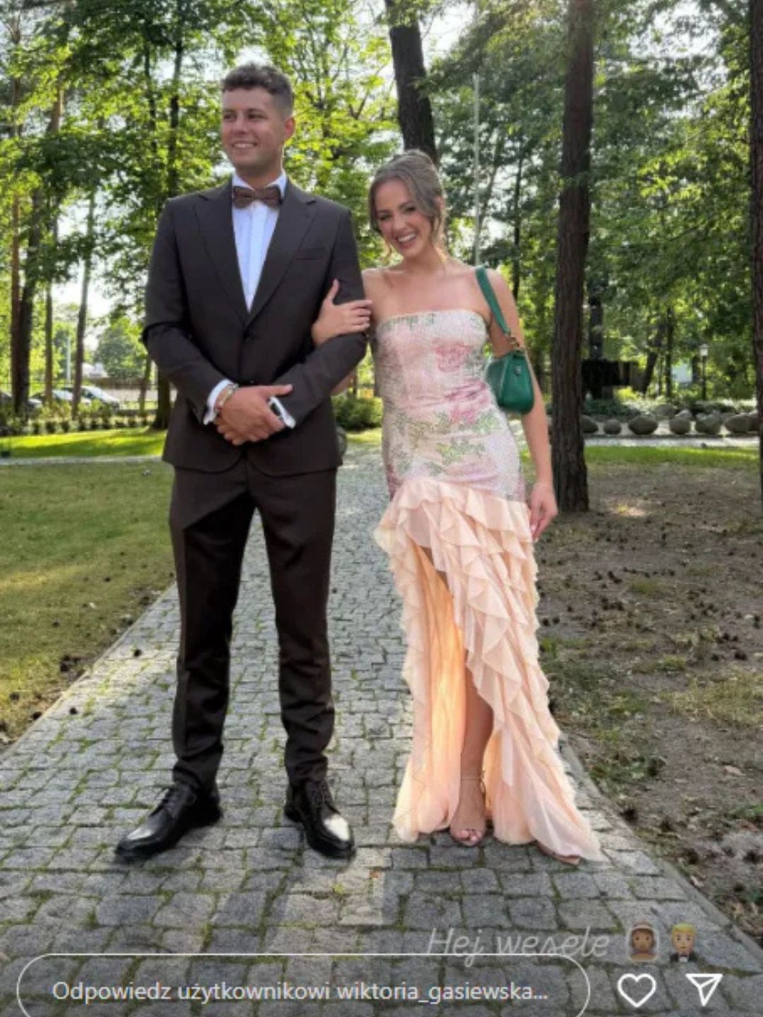 Wiktoria Gąsiewska na ślubie znajomych
