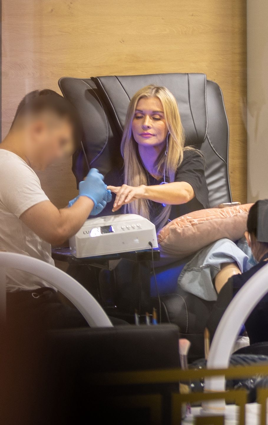 Joanna Krupa na manicure i pedicure