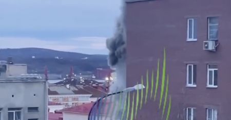 Biuro poborowe w Murmańsku podpalone przez 19-latka. Sam się nagrał