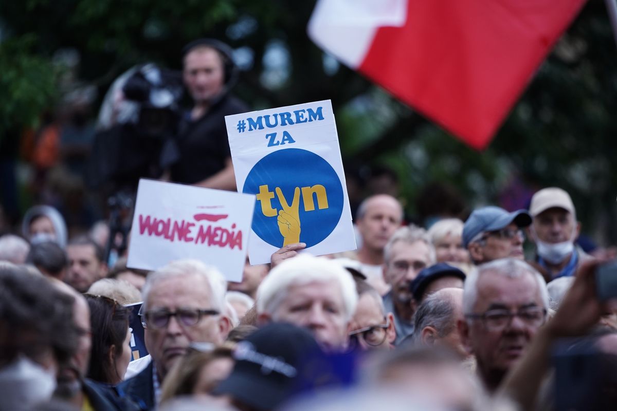 Lex TVN. Ogólnopolskie protesty w obronie wolnych mediów 