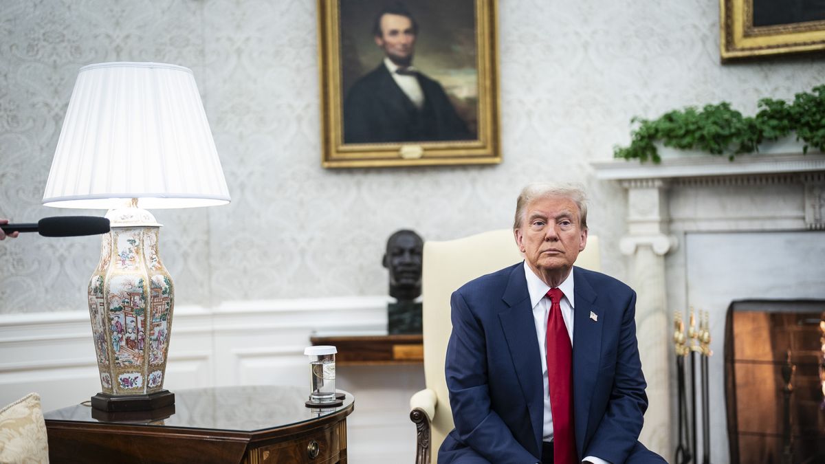 Washington, DC - November 13 : President Joe Biden meets with President-elect Donald Trump in the Oval Office of the White House in Washington, DC on Wednesday, Nov. 13, 2024. (Photo by Jabin Botsford/The Washington Post via Getty Images)