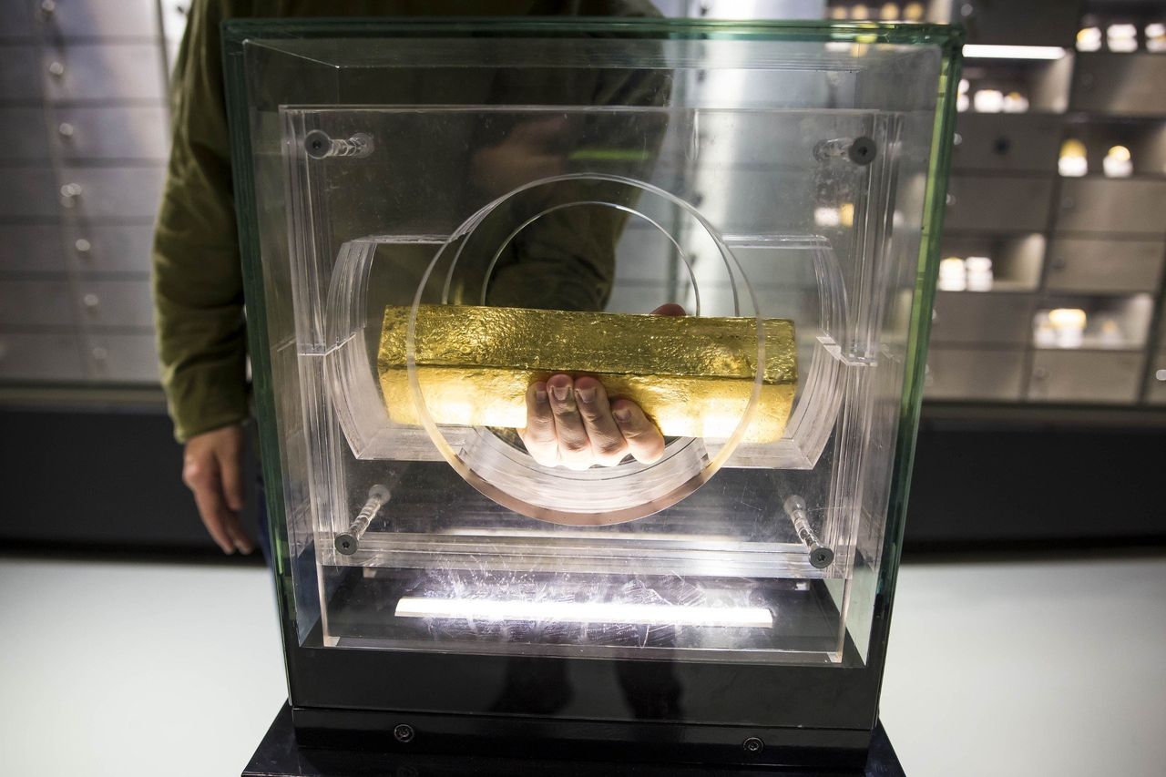 Złoto wciąż drożeje. Banki centralne skupują, inwestorzy podążają za trendem