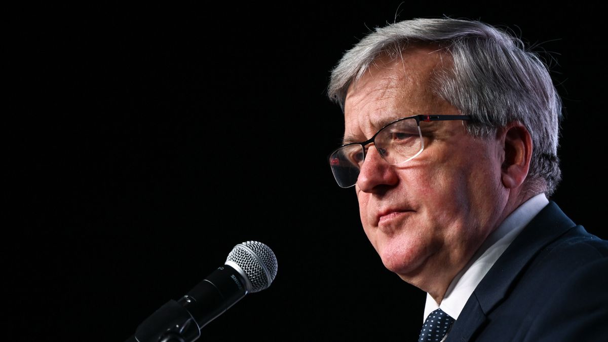KRAKOW, POLAND - NOVEMBER 27:   
Bronislaw Komorowski, former President of Poland, addresses participants during the 1st National Congress, 'The Defense System of the Republic: A Safe Poland and Citizens,' on November 27, 2024 in Krakow, Poland. (Photo by Artur Widak/NurPhoto via Getty Images)