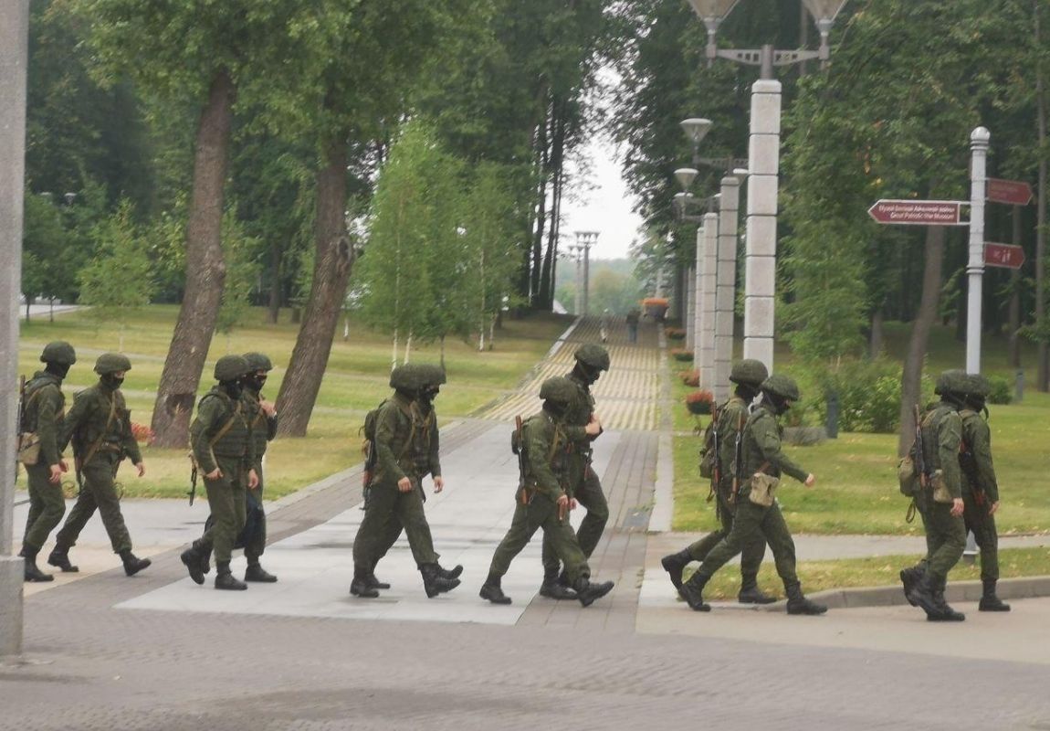 Białoruś. Sytuacja się zaostrza. Armia, druty kolczaste i armaty wodne