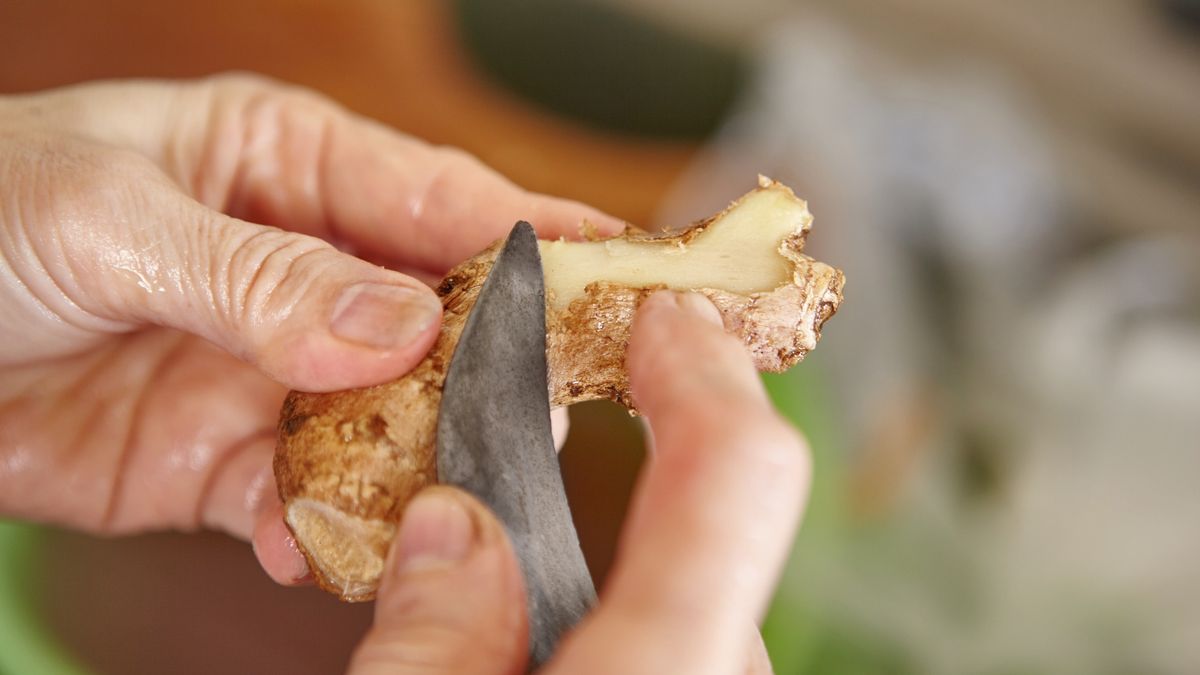 Peel ginger
Peel ginger, shallow depth of field
AtnoYdur
Kitchen Knife, Meal, Homemade, Herbal Medicine, Ginger, Cooking, Ingredient, Preparation, Image Focus Technique, Close-up, Human Finger, Human Hand, Chef, Spice, Peel, Domestic Kitchen, Home Interior, Food