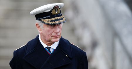 Książę Karol jest zdesperowany. Chce zobaczyć swoje wnuki