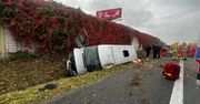 Grójec: Dachowanie busa na S7. Są ranni