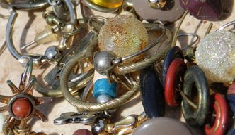 Toksyczna biżuteria. Normy przekroczone 400 razy. Służby reagują