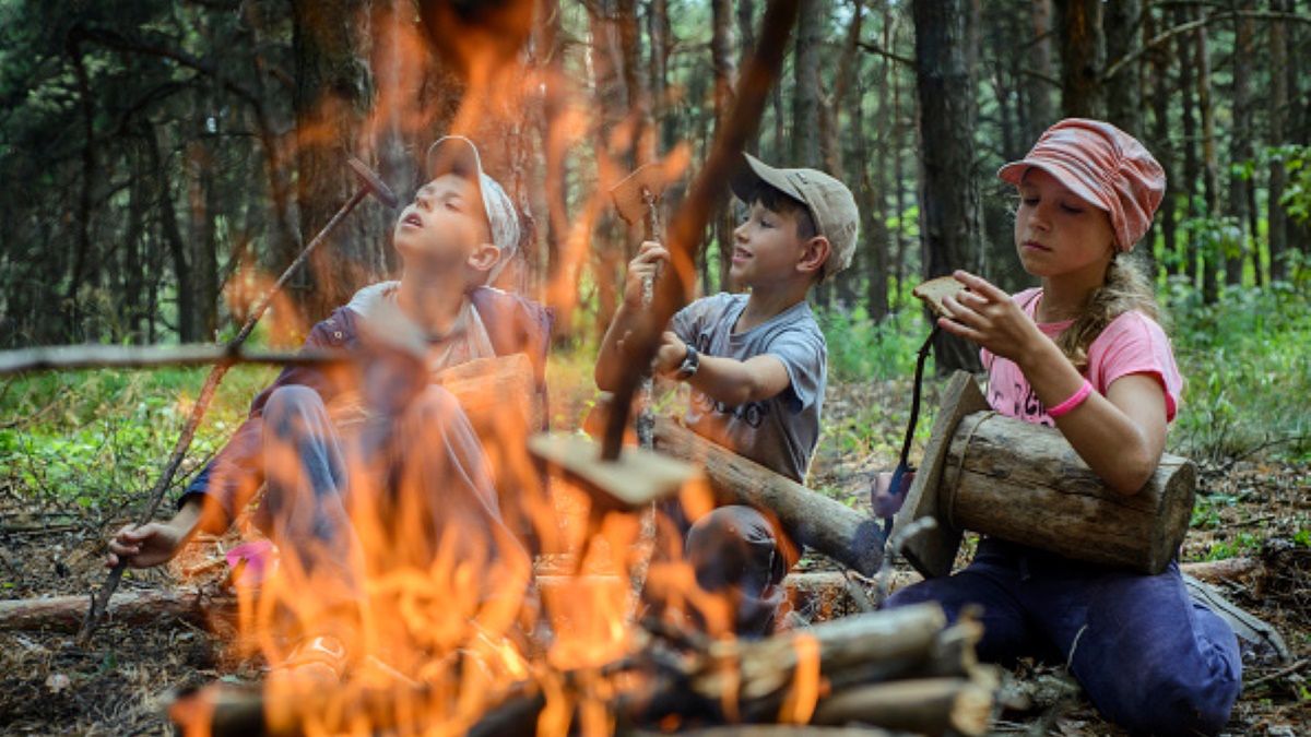Nastolatkowie wyjechali na obóz dla chrześcijańskiej młodzieży. Większość z nich zachorowała na COVID-19 (zdjęcie ilustracyjne) 