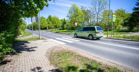 Niebezpieczne przejście na ulicy Kaszubskiej w Słupsku. Mieszkańcy domagają się sygnalizacji świetlnej