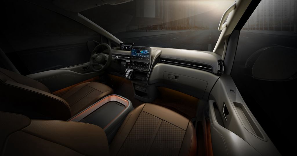 Hyundai Staria HEV 2024
