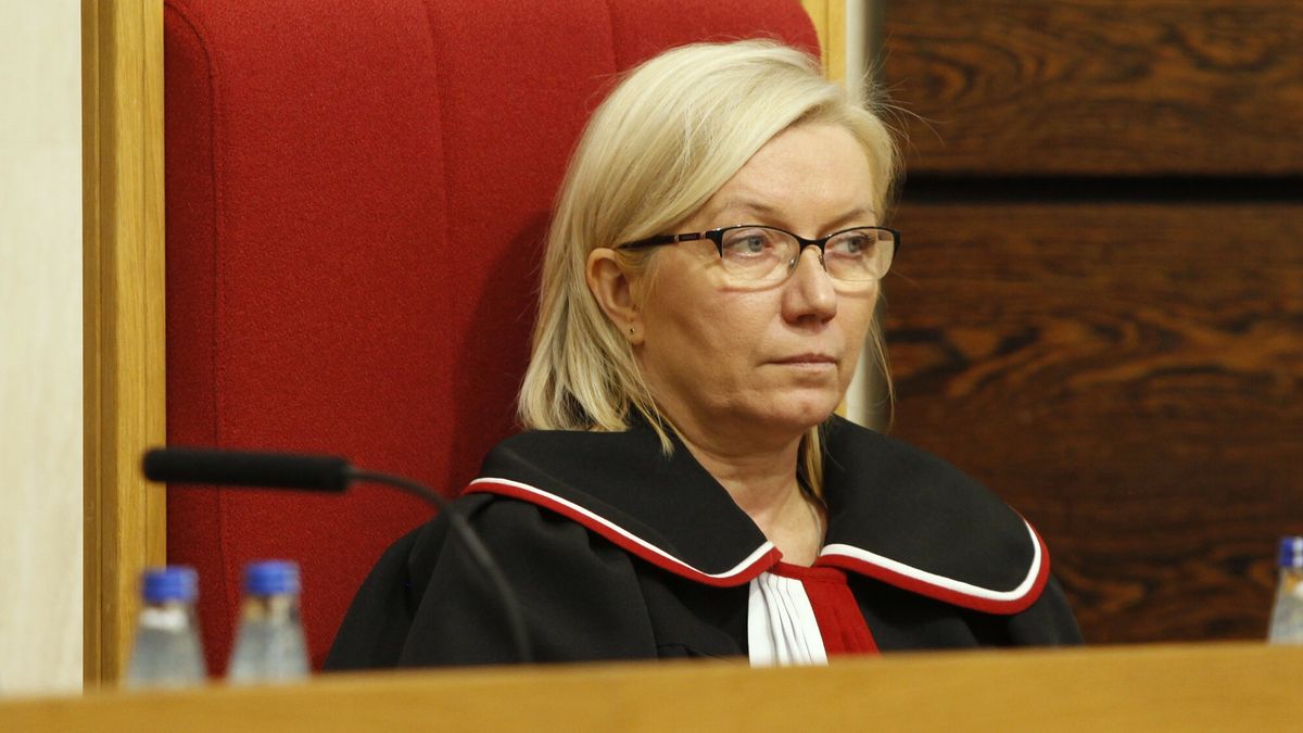 Og?oszenie wyroku ws. Trybuna?u Konstytucyjnego
11.08.2016 Warszawa Trybunal Konstytucyjny Ogloszenie wyroku ws. konstytucyjnosci nowej ustawy o TK N/z Julia Przylebska  fot. Stefan Maszewski/REPORTER
Stefan Maszewski/REPORTER