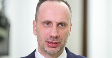 Nieoczekiwane wsparcie dla Hołowni. "Tak nie wolno"
