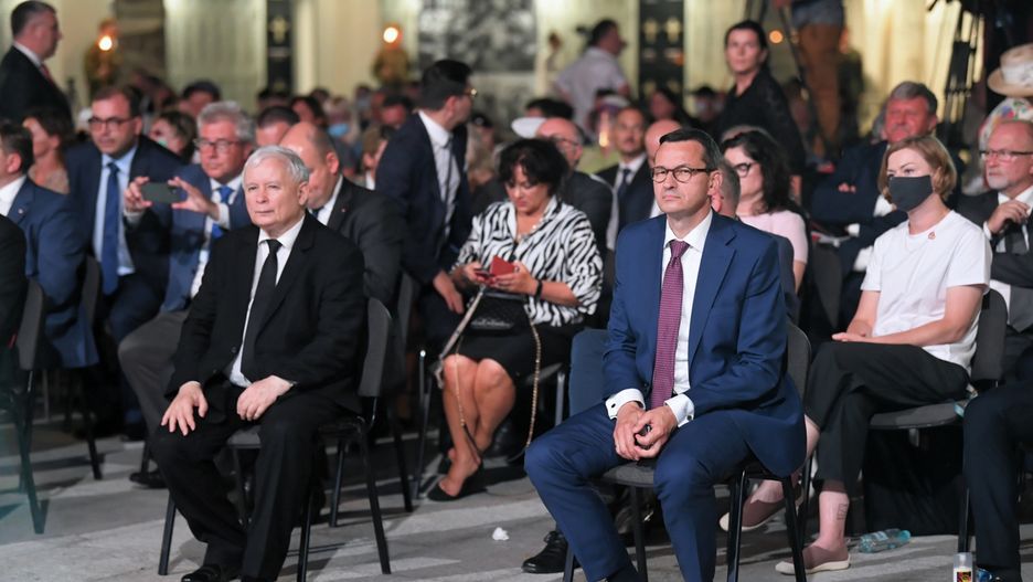 Premier Mateusz Morawiecki i prezes PiS Jarosław Kaczyński podczas otwarcia Parku Pamięci Narodowej "Zachowali się jak trzeba" w Toruniu